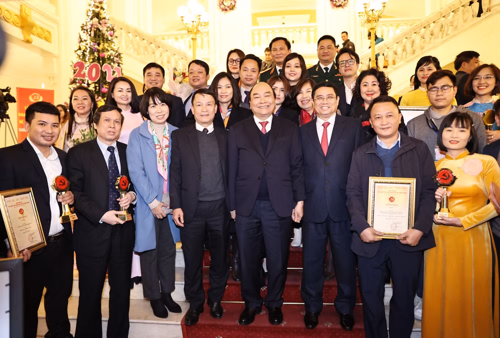 VietnamPlus được xướng tên tại Giải Báo chí Toàn quốc về Xây dựng Đảng ảnh 7