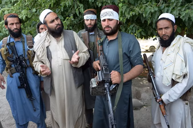 Nga đề nghị giúp đỡ Mỹ trong các cuộc hòa đàm với Taliban ảnh 1