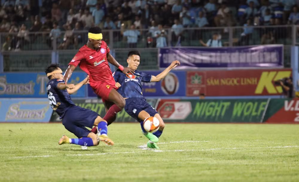 vna_potal_vleague_202324_khanh_hoa_va_hoang_anh_gia_lai_chia_diem_voi_ty_so_0_-_0_7245256.jpg