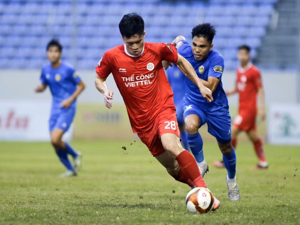 vna_potal_vleague_1_202324_quang_nam_thang_the_cong-viettel_2_-_0_7245199.jpg