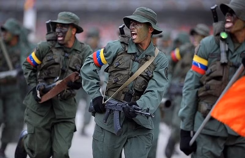 Quân đội Venezuela được đặt trong tình trạng báo động sau đe dọa từ Mỹ ảnh 1