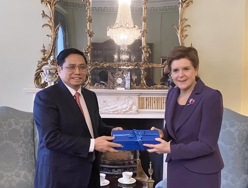 Thủ tướng Phạm Minh Chính gặp Thủ hiến Scotland Nicola Sturgeon ảnh 1