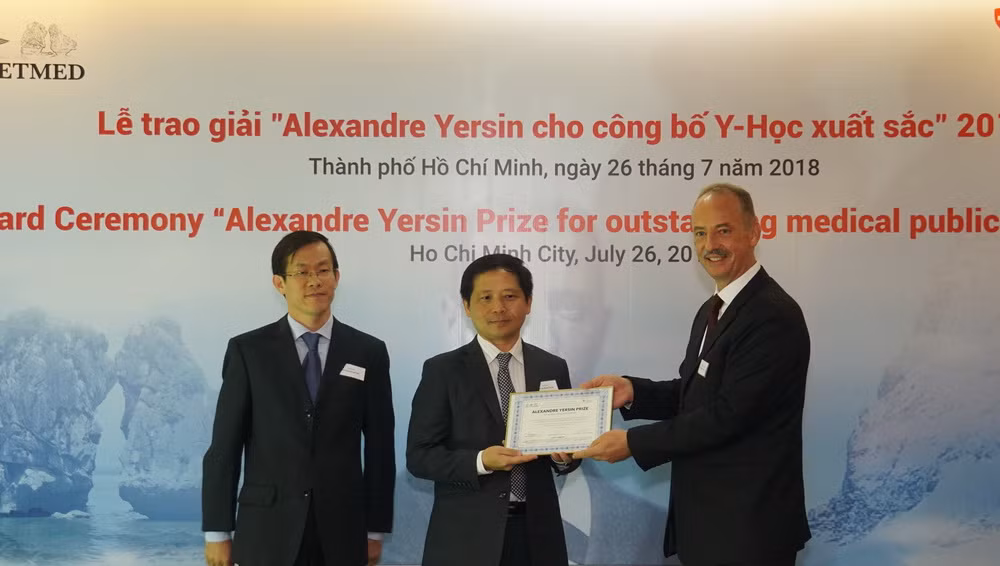 Trao giải Alexandre Yersin cho 4 nghiên cứu y học xuất sắc ảnh 1