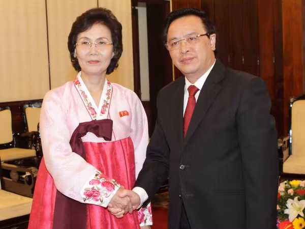 Ông Hoàng Bình Quân tiếp đoàn đại biểu Hội Phụ nữ Dân chủ Triều Tiên ảnh 1