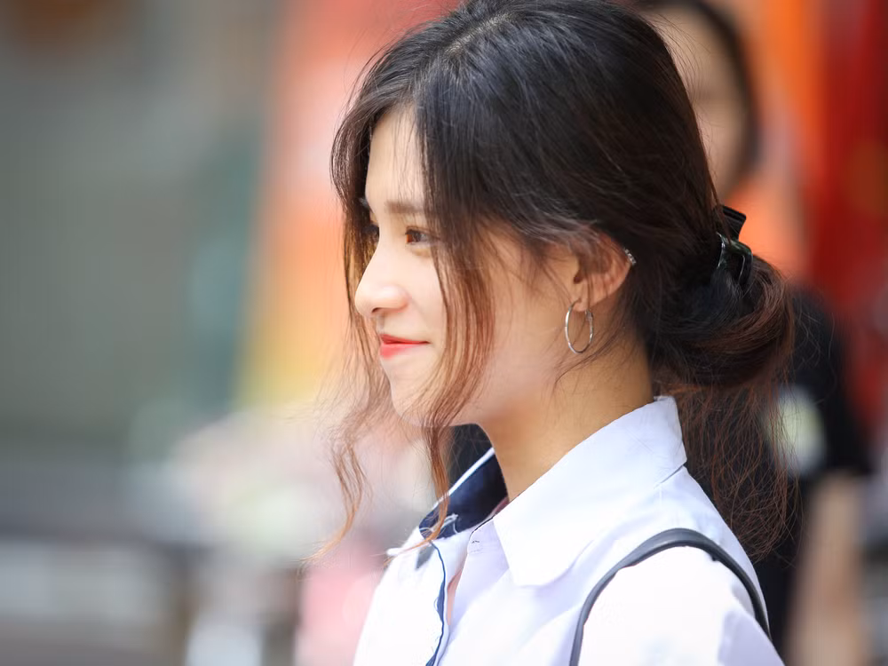 Ngắm những nữ sinh xinh đẹp trong kỳ thi THPT Quốc gia 2017 ảnh 5
