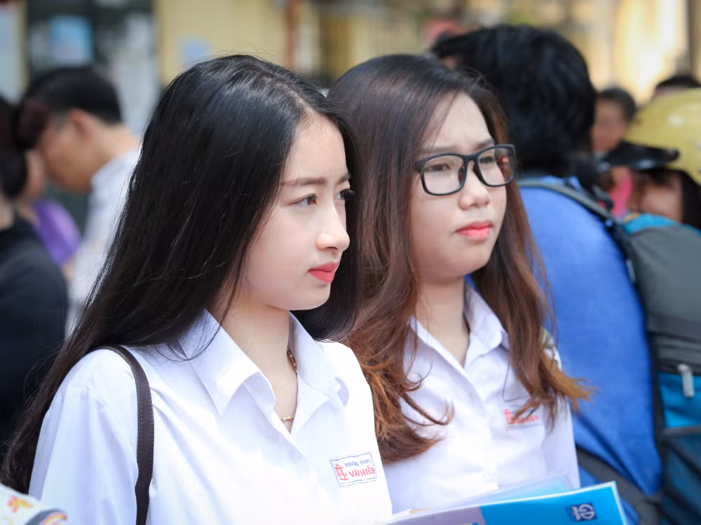 Ngắm những nữ sinh xinh đẹp trong kỳ thi THPT Quốc gia 2017 ảnh 2