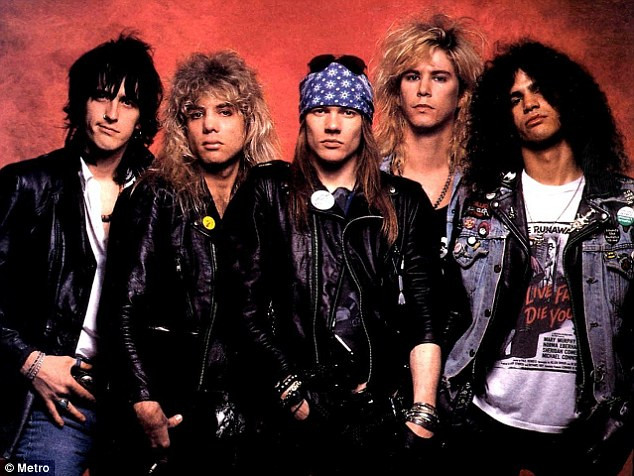 Ban nhạc huyền thoại Guns N' Roses kéo dài chuyến lưu diễn Bắc Mỹ |  Vietnam+ (VietnamPlus)