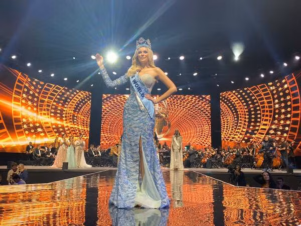 Người đẹp Ba Lan Karolina Bielawska đăng quang Hoa hậu Thế giới 2021 ảnh 1