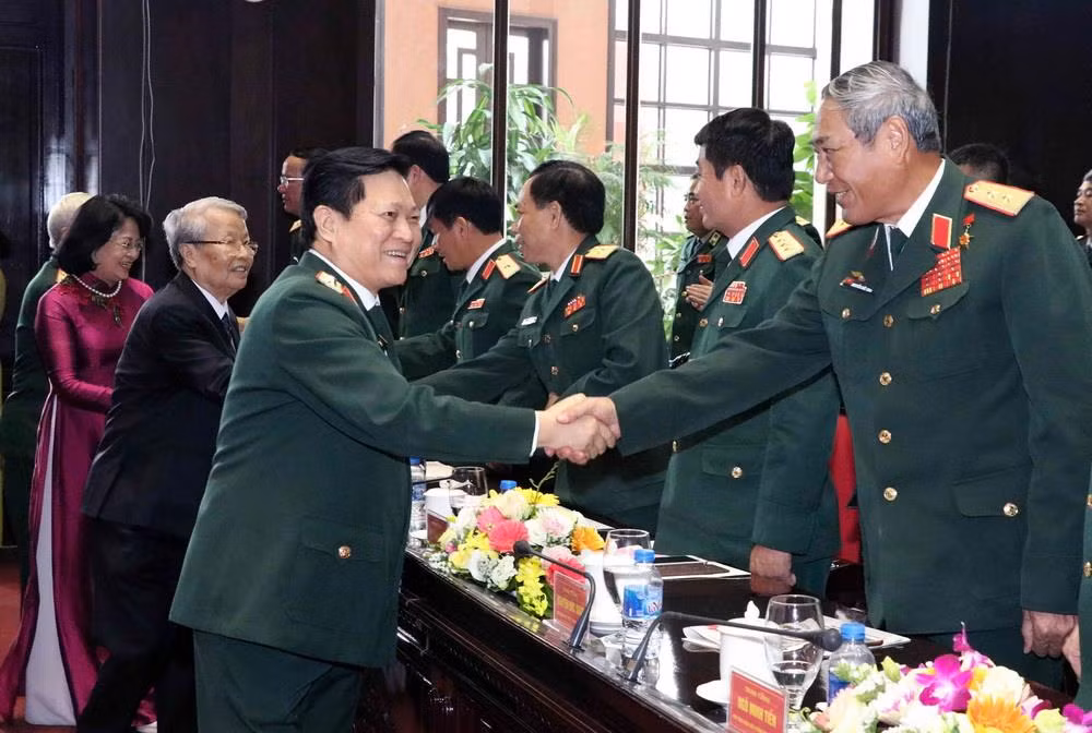 Cục Đối ngoại Bộ Quốc phòng nhận danh hiệu Anh hùng Lực lượng vũ trang ảnh 5