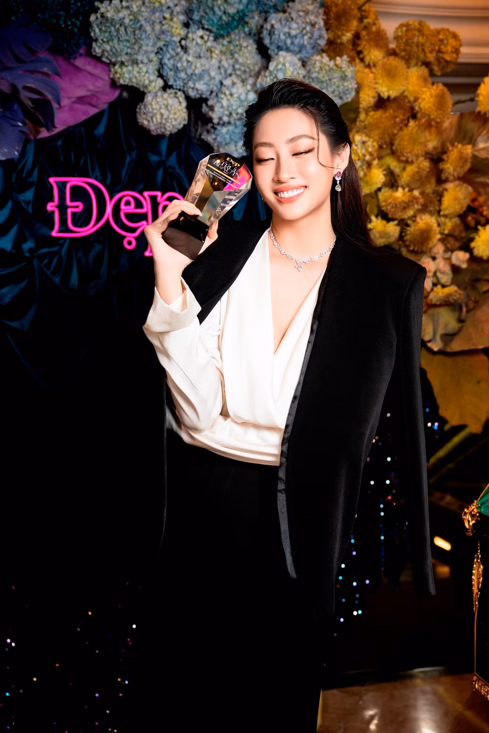 luong-linh-dep-awards-3-6735.jpg