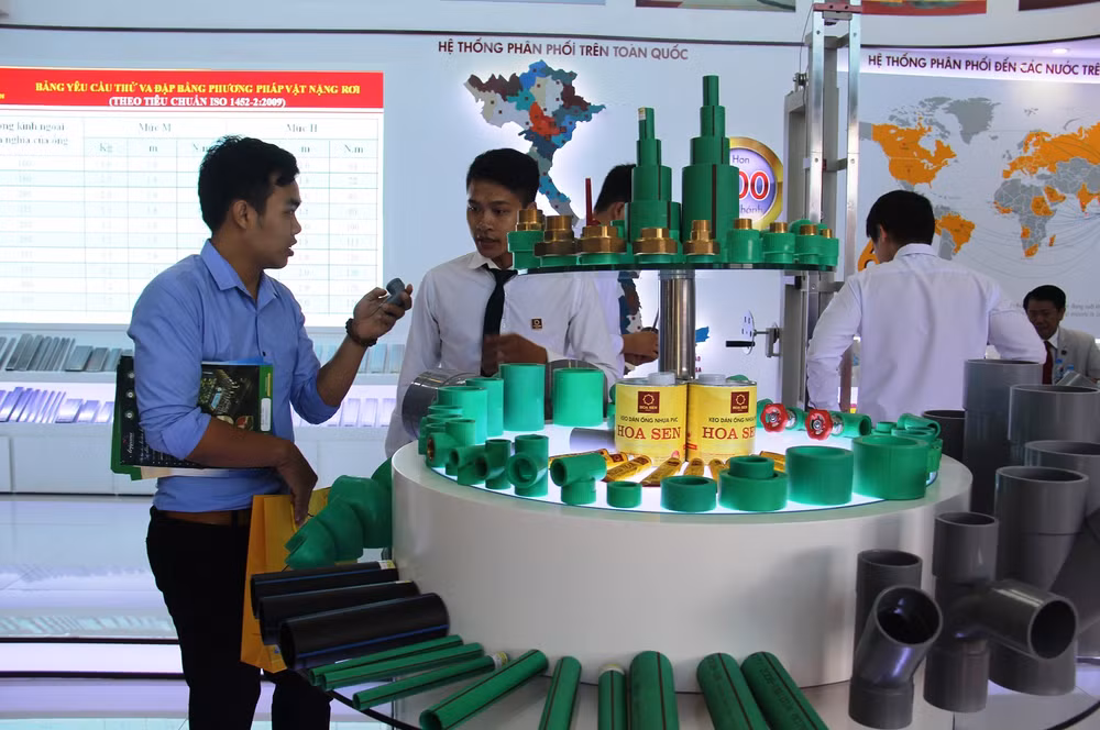 Tham quan những gian hàng độc đáo tại triển lãm Quốc tế Vietbuild 2016 ảnh 7