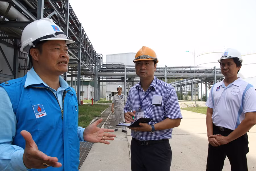 “USD để làm nhiều việc khác, không phải chỉ để nhập xăng dầu” ảnh 2