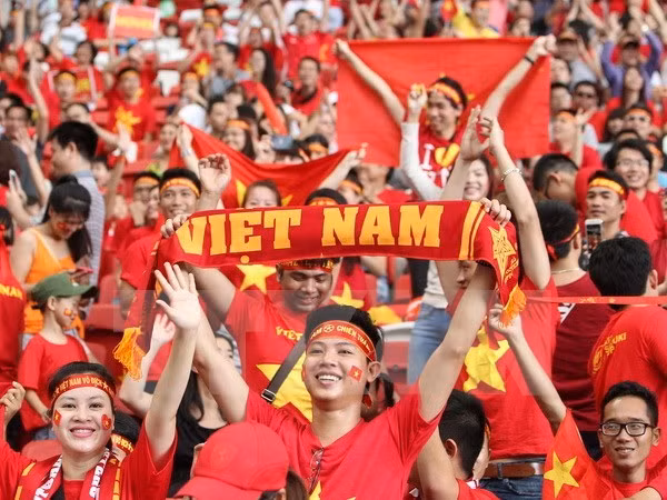 Hơn 700 cổ động viên Việt Nam tới Yangon "tiếp lửa" cho đội tuyển ảnh 1