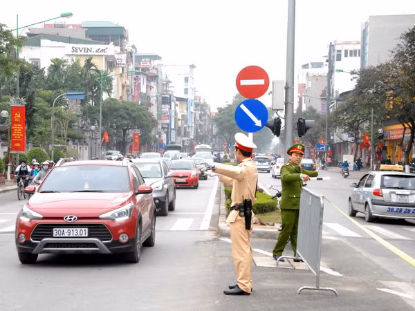 Kỷ niệm 70 năm ngày truyền thống lực lượng Cảnh sát giao thông ảnh 1