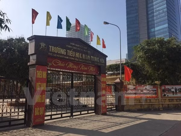 Không khởi tố vụ học sinh bị ôtô đâm gãy chân ở trường Nam Trung Yên ảnh 1
