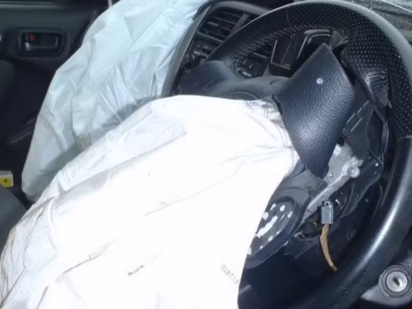 Túi khí của hãng Takata bị cảnh báo nguy hiểm ở Australia ​ ảnh 1