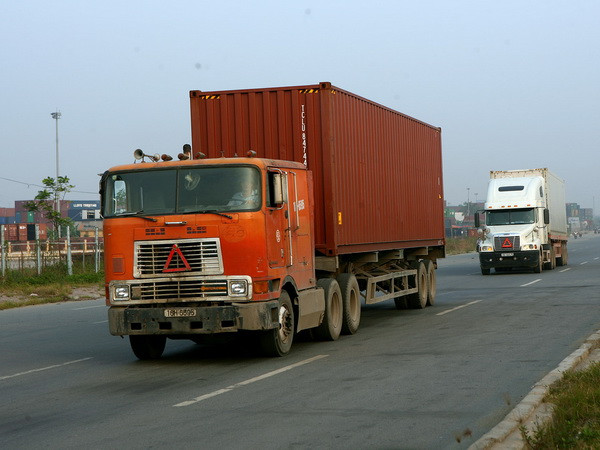 Vận Chuyển Container Sắt Mẫu Cảng Từ TP HCM Đi Bắc Ninh: Hướng Dẫn Toàn Diện 2025