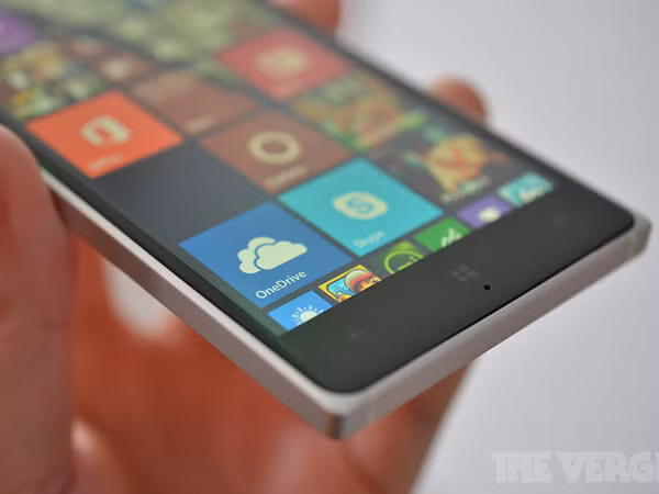 Lumia 830 có mặt tại Việt Nam cuối tháng 9 với giá 7,99 triệu đồng ảnh 1