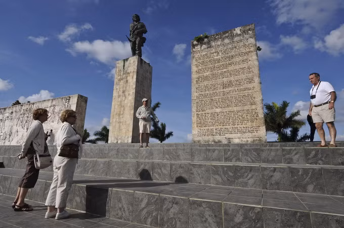 Cuba tưng bừng với lễ kỷ niệm 59 năm Cách mạng thành công ảnh 1