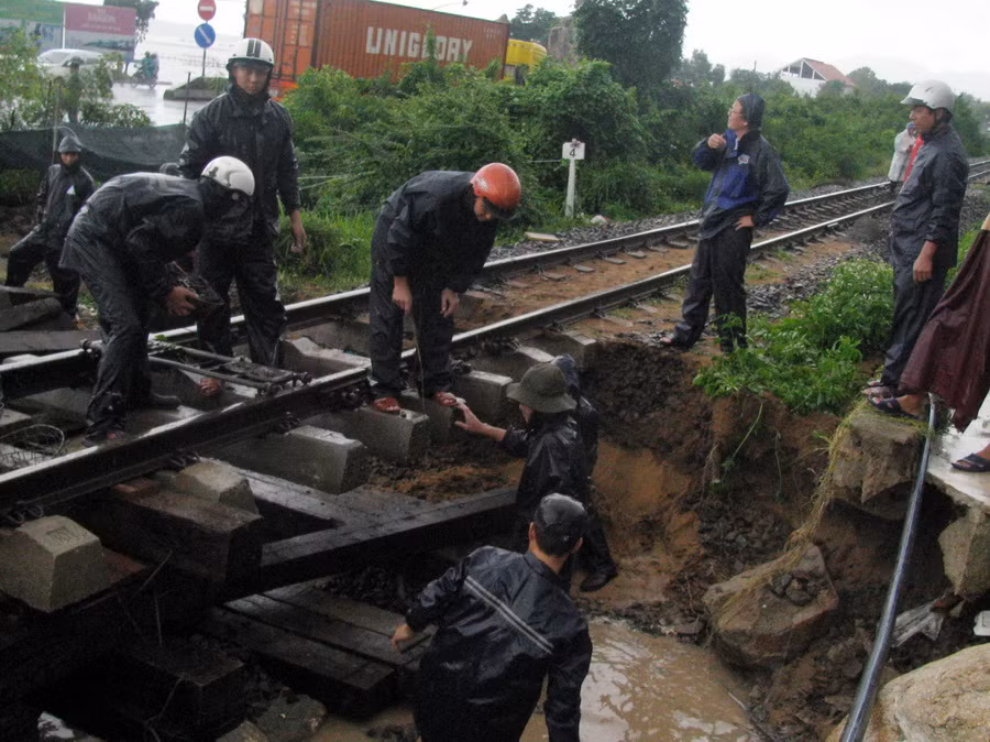 Mưa lũ tại Khánh Hòa làm 2 người chết, thiệt hại khoảng 120 tỷ đồng ảnh 1