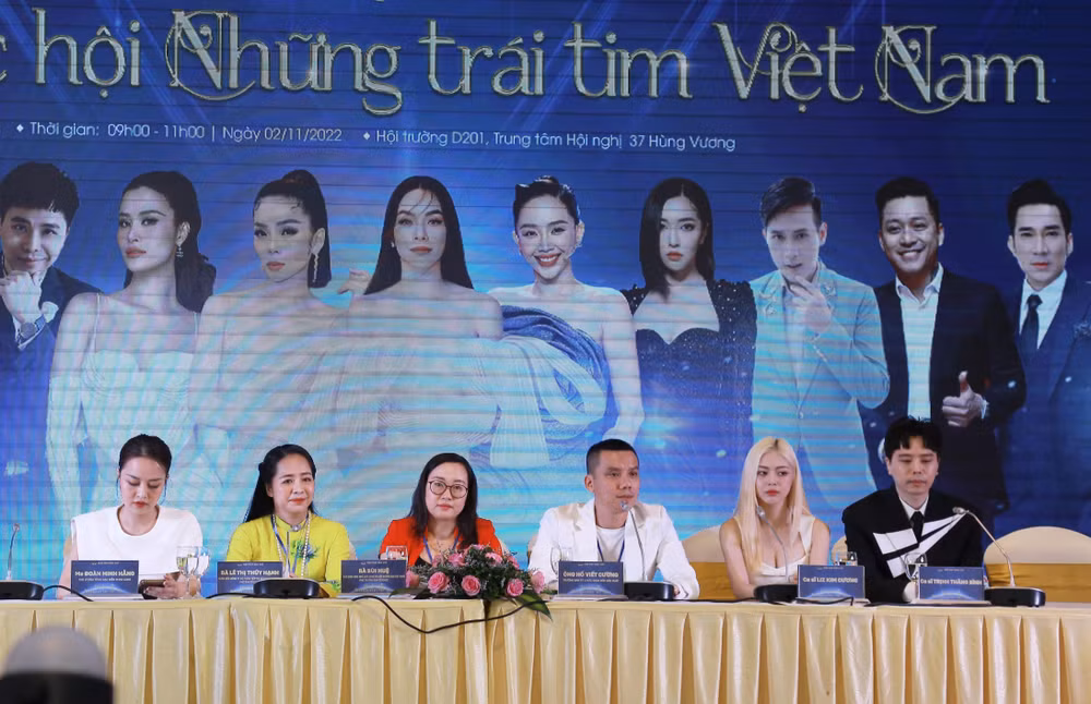 'Những trái tim Việt Nam': Đêm nhạc truyền cảm hứng đón chào năm mới ảnh 1