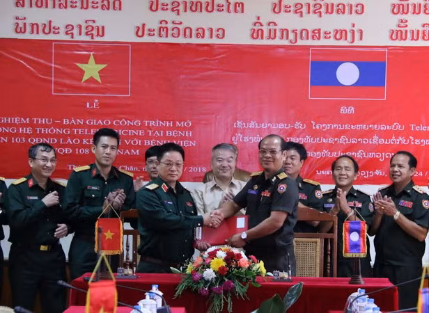 Quân đội Việt Nam giúp Lào nâng cao chất lượng khám chữa bệnh từ xa ảnh 1