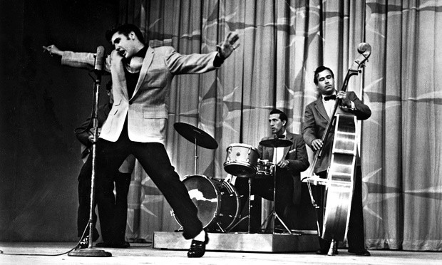 Elvis Presley hòa giọng với dàn nhạc giao hưởng Hoàng gia Anh | Vietnam+  (VietnamPlus)