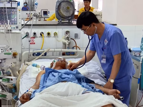 Thái Nguyên: Hai bệnh nhân nguy kịch sau khi ăn thịt dê chết ảnh 1