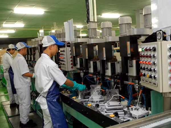 Công nghiệp phục hồi rõ nét nhờ ngành chế biến chế tạo ảnh 1