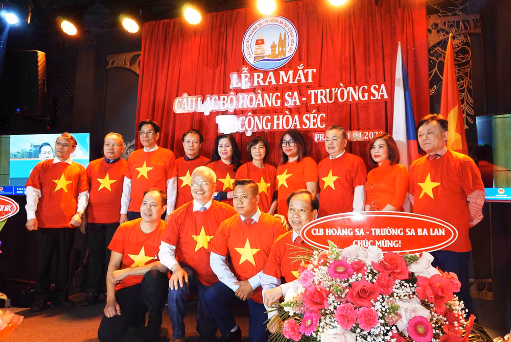 Nơi lan tỏa tình yêu quê hương, biển đảo của kiều bào Việt tại Séc ảnh 3