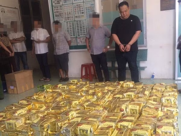 Khen thưởng tập thể triệt phá vụ mua bán, vận chuyển 1,1 tấn ma túy ảnh 1