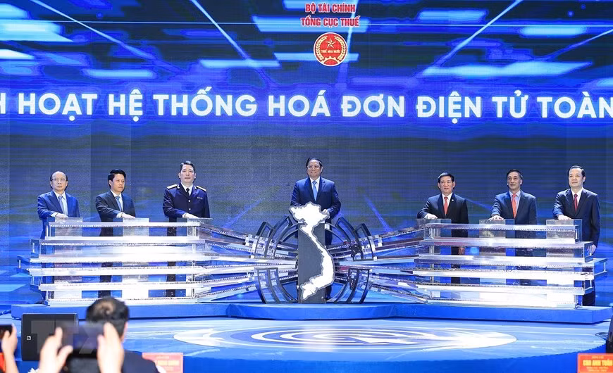 Thủ tướng: Áp dụng hóa đơn điện tử, thúc đẩy xây dựng Chính phủ số ảnh 1