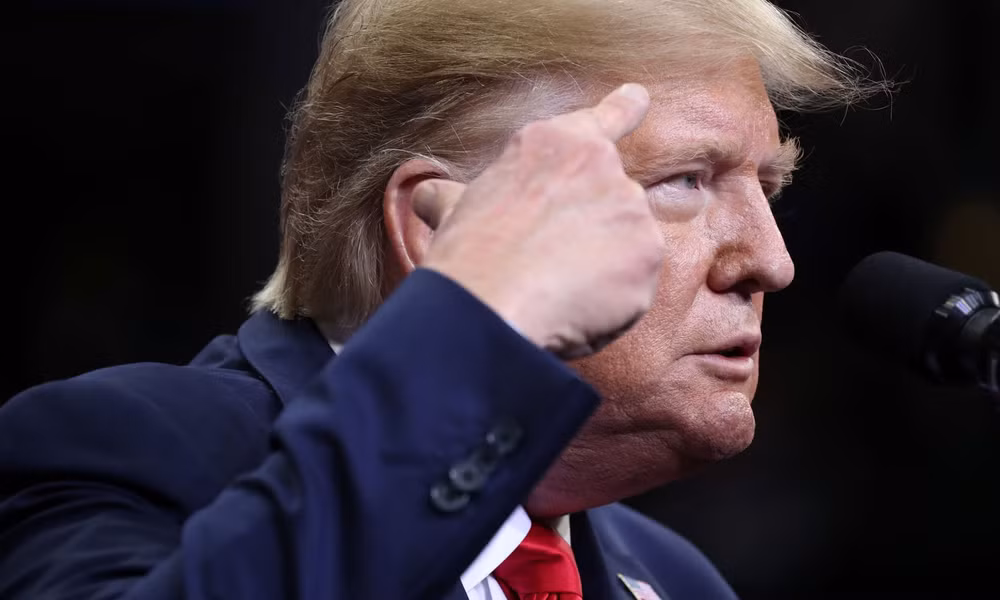 Chi tiết mới trong phiên điều trần về cuộc điều tra luận tội ông Trump ảnh 1