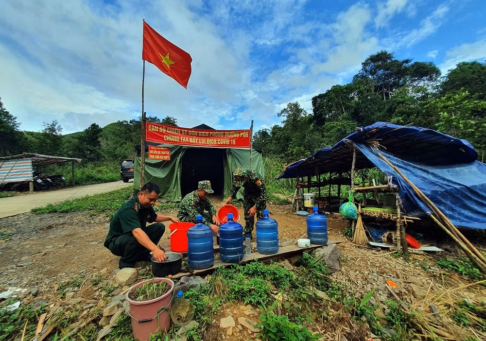 COVID-19: Vẫn tiềm ẩn nguy cơ cao do nhập cảnh trái phép, trốn cách ly ảnh 2