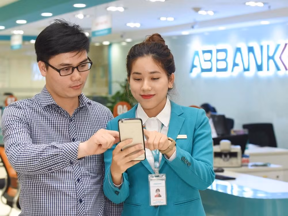 ABBANK tặng thêm 0,2% lãi suất tiền gửi tiết kiệm online ảnh 1