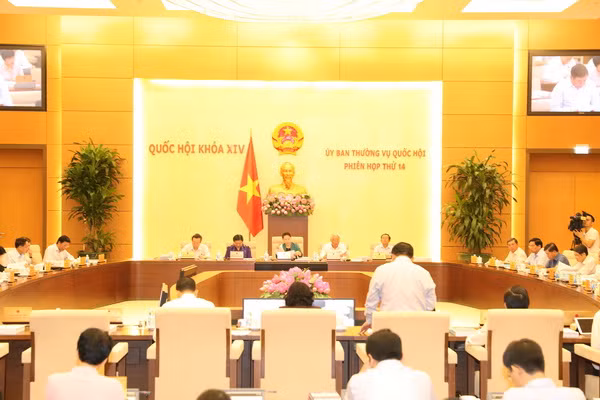 Phân công chuẩn bị phiên họp của Ủy ban Thường vụ Quốc hội ảnh 1