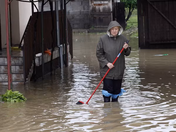 Cảnh báo hiểm họa bom mìn sau đợt lũ lụt ở Balkan ảnh 1