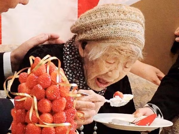 Cụ bà cao tuổi nhất thế giới hiện nay đã 130 tuổi. Thông tin này là thật hay giả?