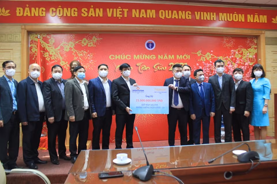 Bộ Y tế tiếp nhận 21 tỷ đồng mua vắcxin phòng chống dịch COVID-19 ảnh 1