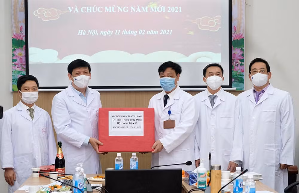 Xúc động buổi giao thừa trực tuyến của 18 bệnh viện điều trị COVID-19 ảnh 4