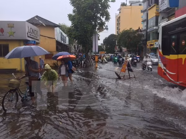 Vùng núi phía Bắc khả năng có tố, lốc và gió giật mạnh ảnh 1