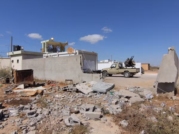 Mỹ tăng máy bay sẵn sàng sơ tán công dân khỏi Libya ảnh 1