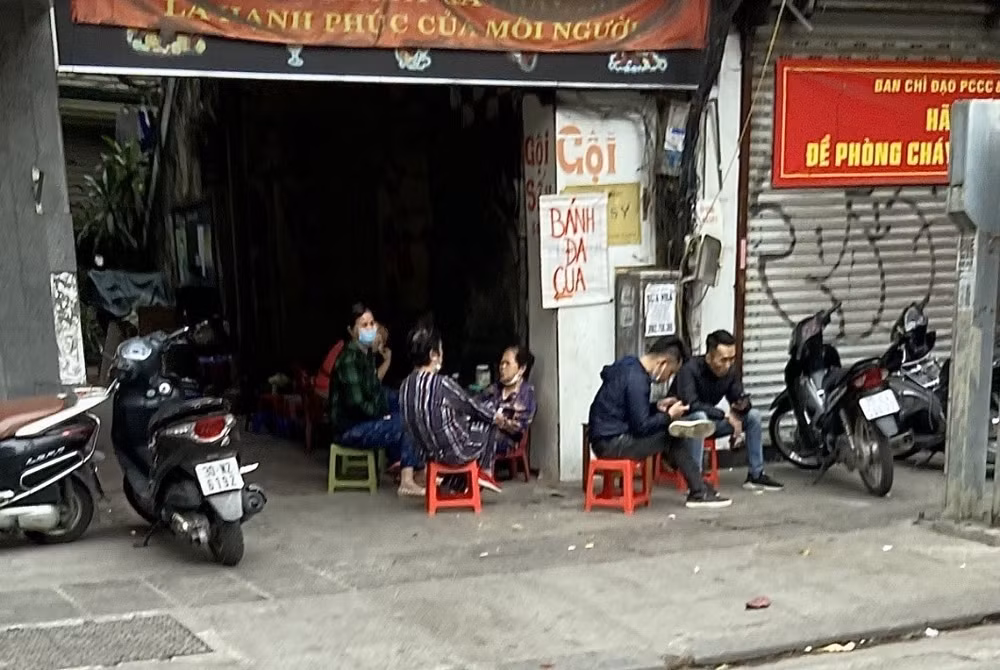 Hà Nội: Nhiều hàng quán không chấp hành quy định phòng chống dịch ảnh 1