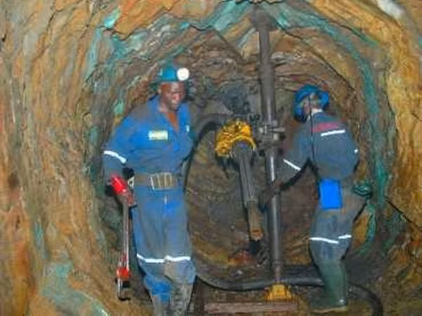 Sập hầm mỏ ở Zambia, hàng chục người thương vong ảnh 1
