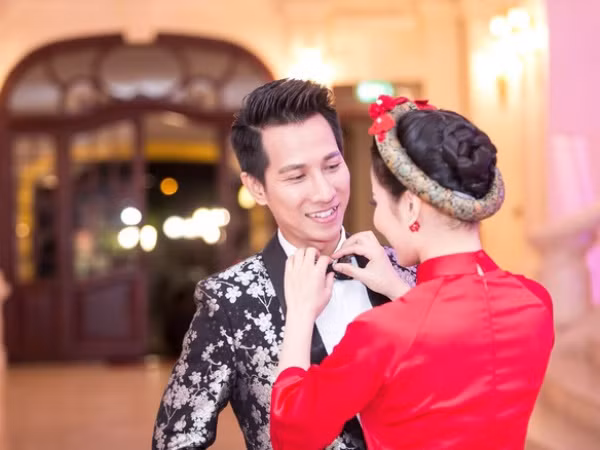 Quang Linh tình tứ với Thành Lê ngoài hậu trường “Mùa Đông xứ Huế” ảnh 3