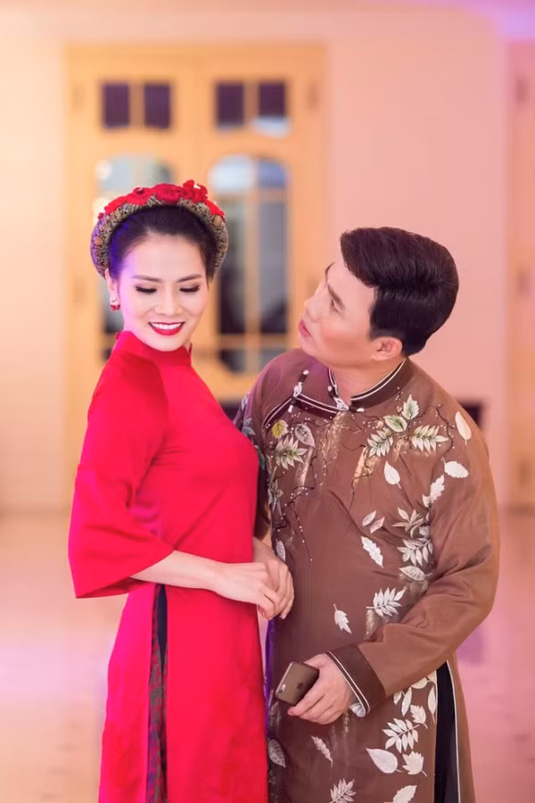 Quang Linh tình tứ với Thành Lê ngoài hậu trường “Mùa Đông xứ Huế” ảnh 2