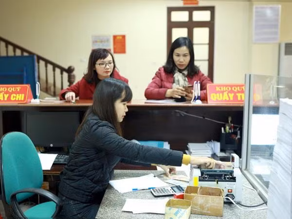 Nghị quyết về sắp xếp đơn vị hành chính cấp huyện, cấp xã ảnh 1