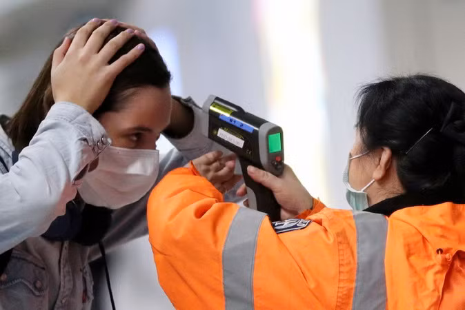Ca tử vong đầu tiên do COVID-19 ở Pháp là một du khách Trung Quốc ảnh 1