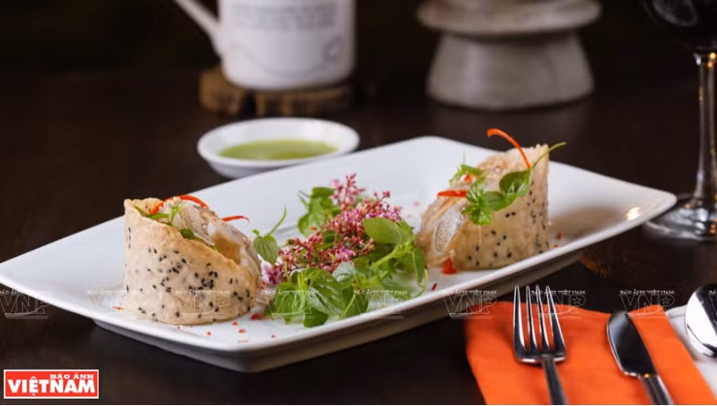 Thưởng thức vị thanh mát và thơm ngon của gỏi cá đục ảnh 1