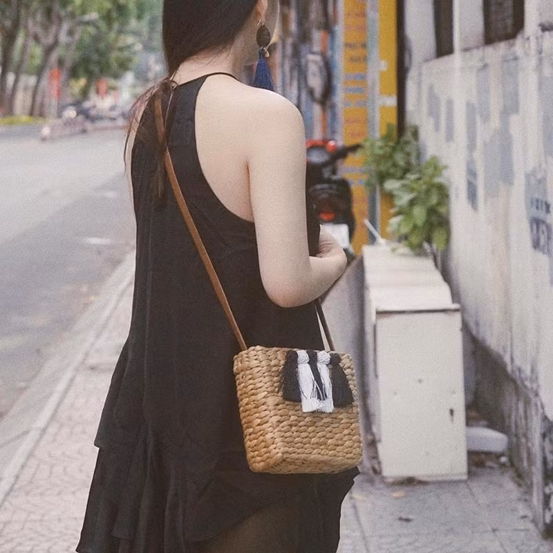 9 món đồ các chị em sành điệu phải có trong ngày nắng nóng ảnh 7